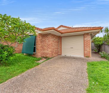 WELCOME TO 2/5 MAROUBRA COURT VARSITY LAKES - Photo 3