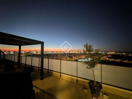 3 bedroom luxury penthouse for rent in Valencia, Spain - Photo 2