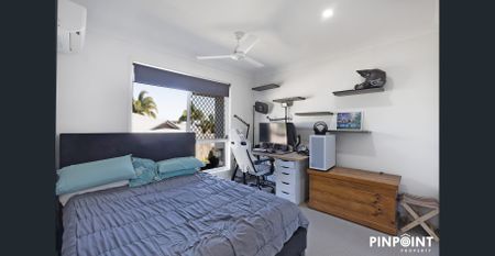 Spacious 4-bedroom family home in beautiful Blacks Beach! - Photo 3