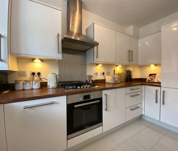 Redstart Croft, Bracknell Redstart Croft, Bracknell - Photo 3