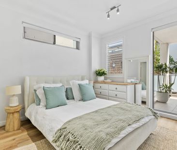 Whisper quiet light filled apartment in prime location - Photo 2
