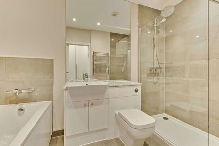 A furnished ground floor apartment, in a gated & exclusive development, close to a range of amenities including Hampton Court station, further benefitting from allocateparking. - Photo 5