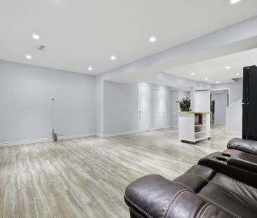 For Lease - 3 Radwell Crescent, Toronto, Ontario - Photo 5