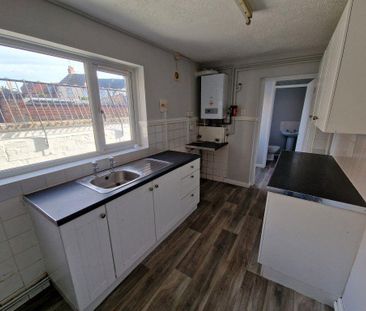 2 bedroom semi-detached house to rent - Photo 3