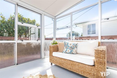 102 Helston Road, Paparangi - Photo 3