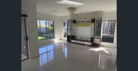 Perfectly Positioned Family Home - Walk to Shops, Schools & Parks - Photo 2