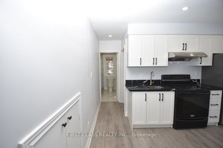 For Lease - 319 Senlac Road Unit# Front, Toronto, Ontario - Photo 2