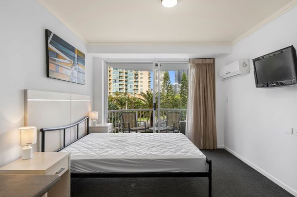 Studio Apartment in the Heart of Surfers Paradise! - Photo 1