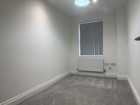 3 bedroom terraced house to rent - Photo 4