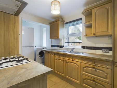 3 bedroom flat to rent - Photo 5