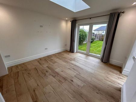 4 bedroom detached house to rent - Photo 5