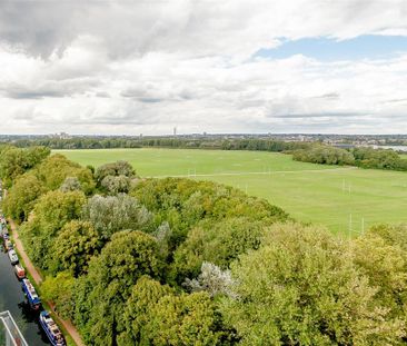 2 bedroom flat to rent - Photo 2