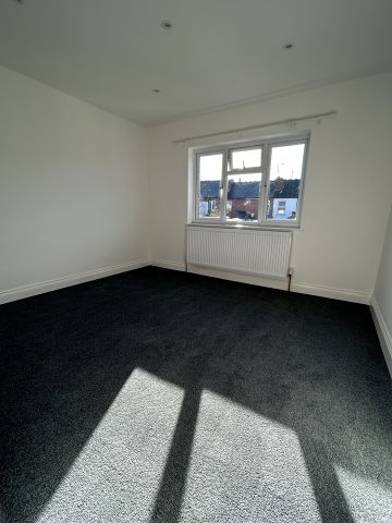 2 Bed Terraced House, Edgehill Street, RG1 - Photo 4