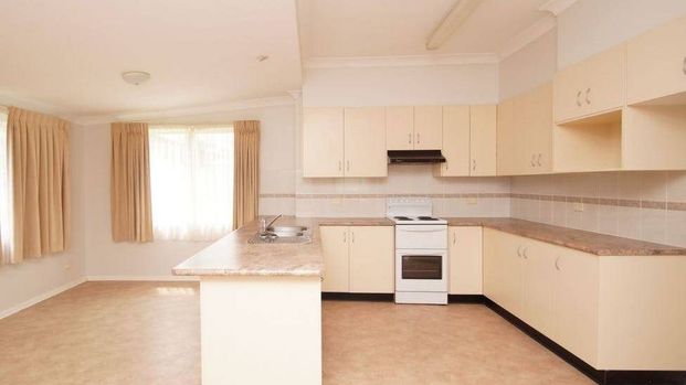 Immaculate 3 bedroom on North Hill - Photo 1