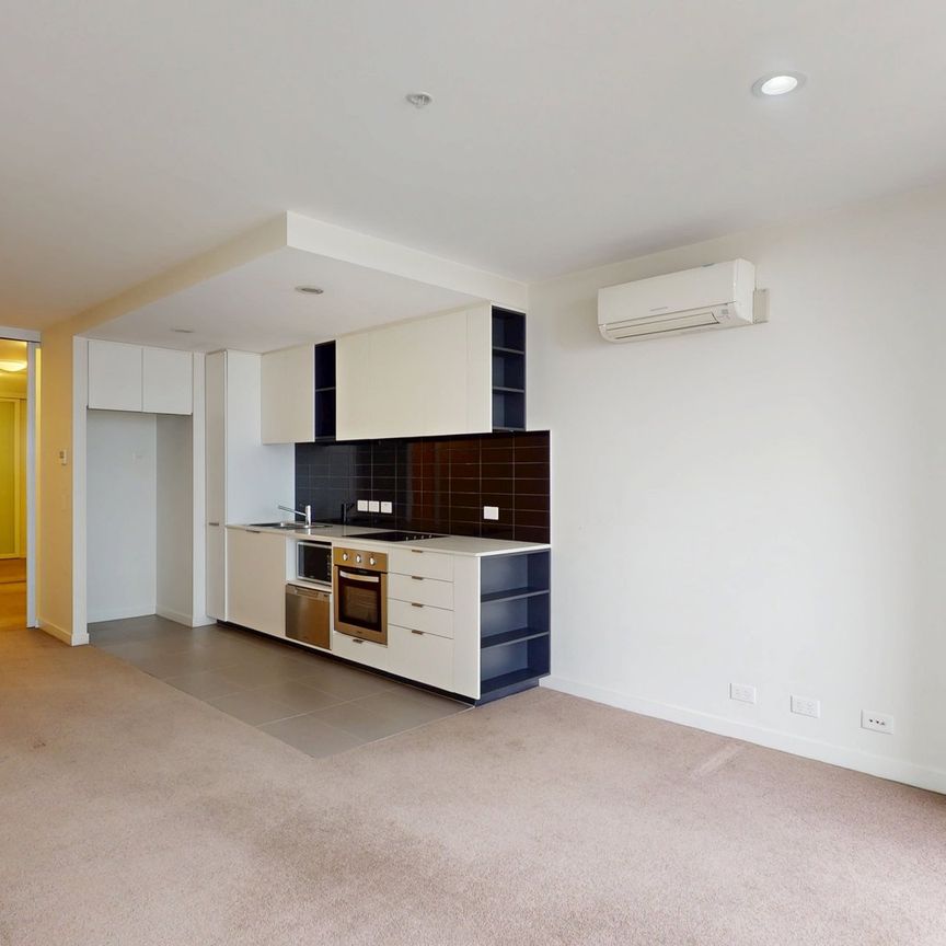 Light, Style & Waterfront Convenience in EXO Docklands - Photo 1