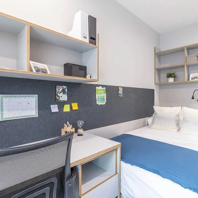 Calle Camilo José Cela, Sevilla, Andalusia 41018 - Photo 1