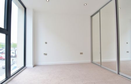 49 Station Road, 49 Station Road, Gerrards Cross,SL9 - Photo 4