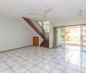 Two Bedroom Townhouse in Quiet complex - Photo 2