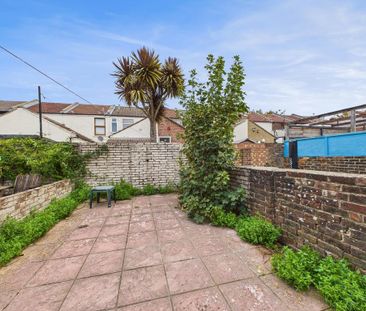 2 bedroom terraced house to rent - Photo 5