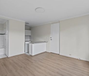 “Studio Living in the Heart of St Kilda” - Photo 2