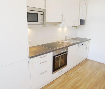 Neu sanierte 3 Zimmer Altbauwohnung in Jugendstilhaus - Photo 2