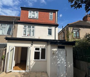 1 Bed Flat, Cavendish Road, N18 - Photo 2