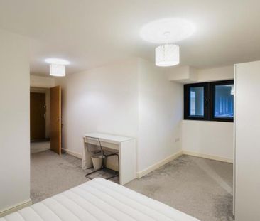 Ocean present this 2 double bedroom, furnished flat in the new deve... - Photo 4