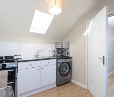 2 Bed Flat, Coventry, CV3 - Photo 5