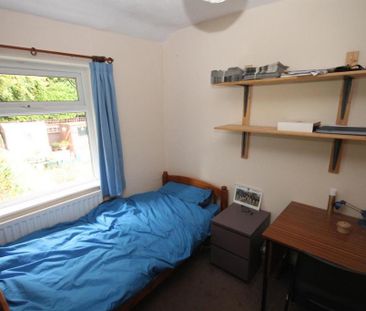4 bedroom private hall to rent - Photo 1