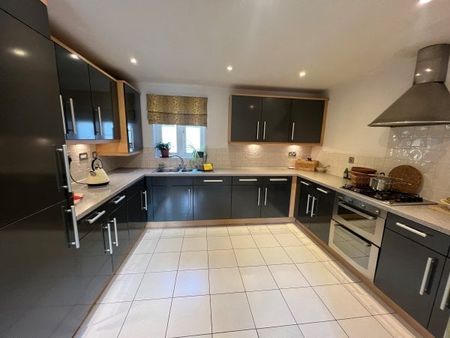 John Cullis Gardens, Leamington Spa, CV32 - Photo 2