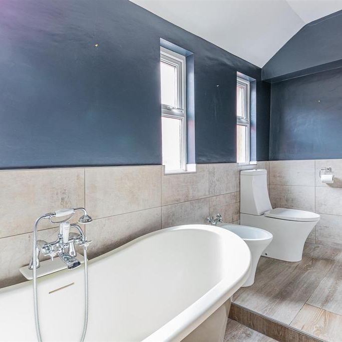 4 bedroom terraced house to rent - Photo 1