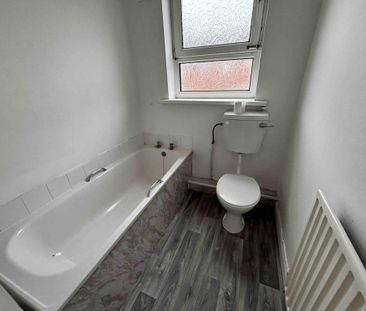 2 bedroom terraced house to rent - Photo 6