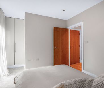 Kingsland Passage, London, E8 2BA - Photo 1