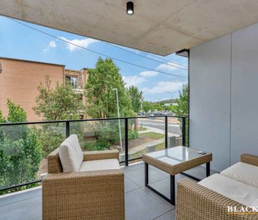 CHIC LUXURY AWAITS OPPOSITE JAMISON PLAZA - Photo 5