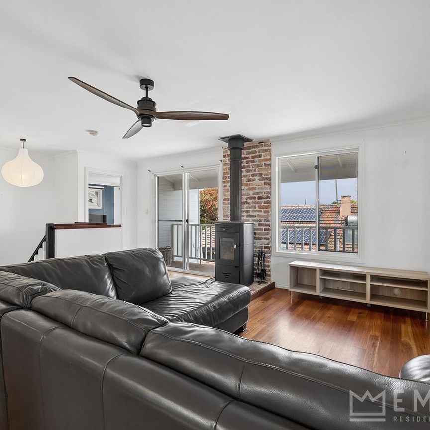 Spacious Family Living! - Photo 1