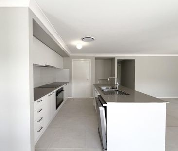 BRAND NEW THREE BEDROOM HOME - Photo 6