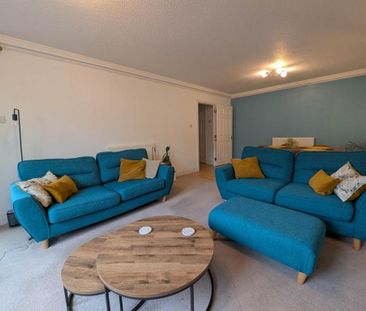 2 bedroom flat to rent - Photo 2