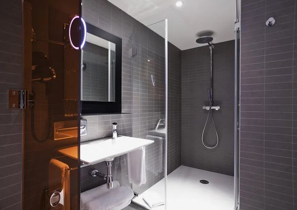 Carrer de Josep Pla, Barcelona, Catalonia 08019