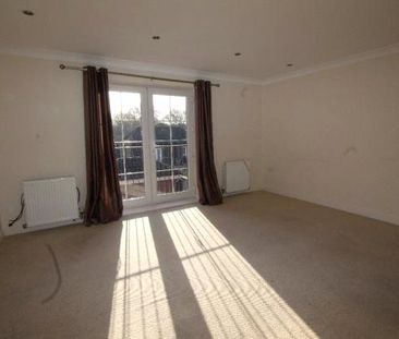 2 Bedroom Flat / Apartment - Station Road, Netley Abbey - Photo 4