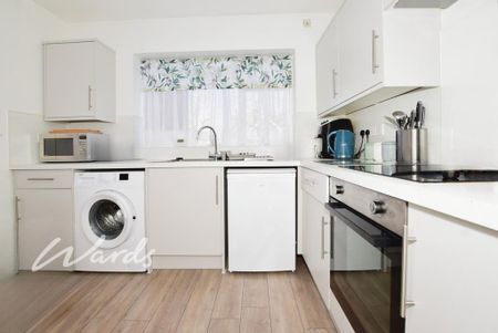 2 bedroom ground floor flat to rent - Photo 3