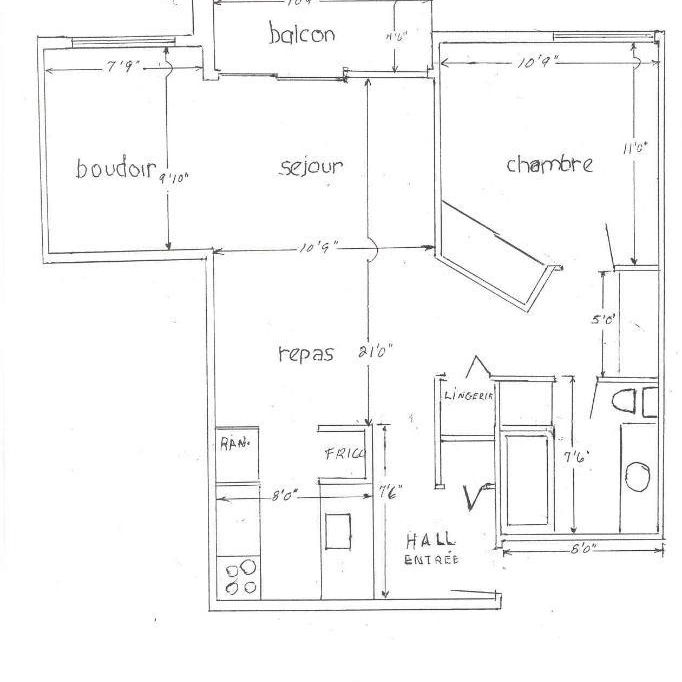 3 1/2 GRAND, lumineux, rénové (LORETTEVILLE) - Photo 1