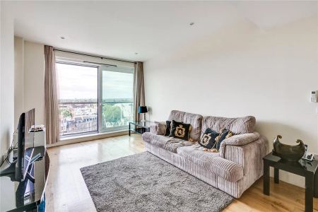 2 bedroom flat in Brewhouse Lane - Photo 2