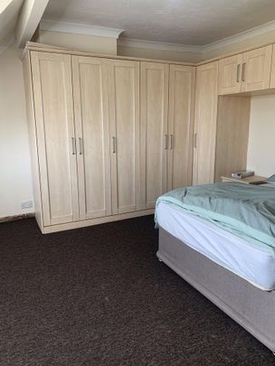 1 bedroom in a house share to rent - Photo 1