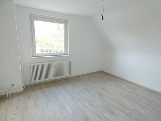 Gemütliche Dachgeschosswohnung in ruhiger Lage – wird aktuell modernisiert - Photo 1