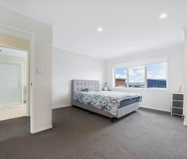 Sun-Filled Modern 3 Bedroom Home in Hobsonville! - Photo 6