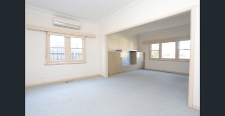 Perfectly situated in Strathmore - Photo 3