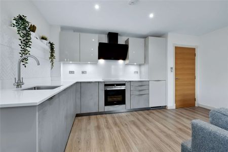 A spacious two bedroom two bathroom apartment in the centre of Guildford, finished to an exceptional standard. - Photo 2