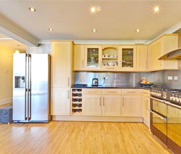 Bristol Road, Whitchurch - Photo 1