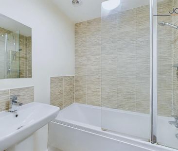 3 bedroom end of terrace house to rent - Photo 6