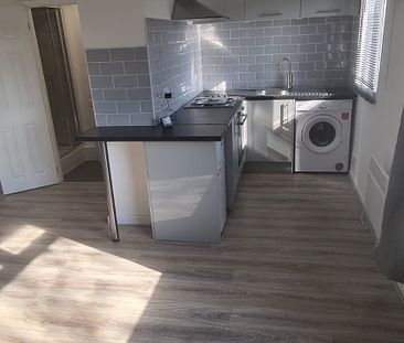 1 Bed - 33 Kendal Bank, Leeds - LS3 1NR - Student/Professional - Photo 4